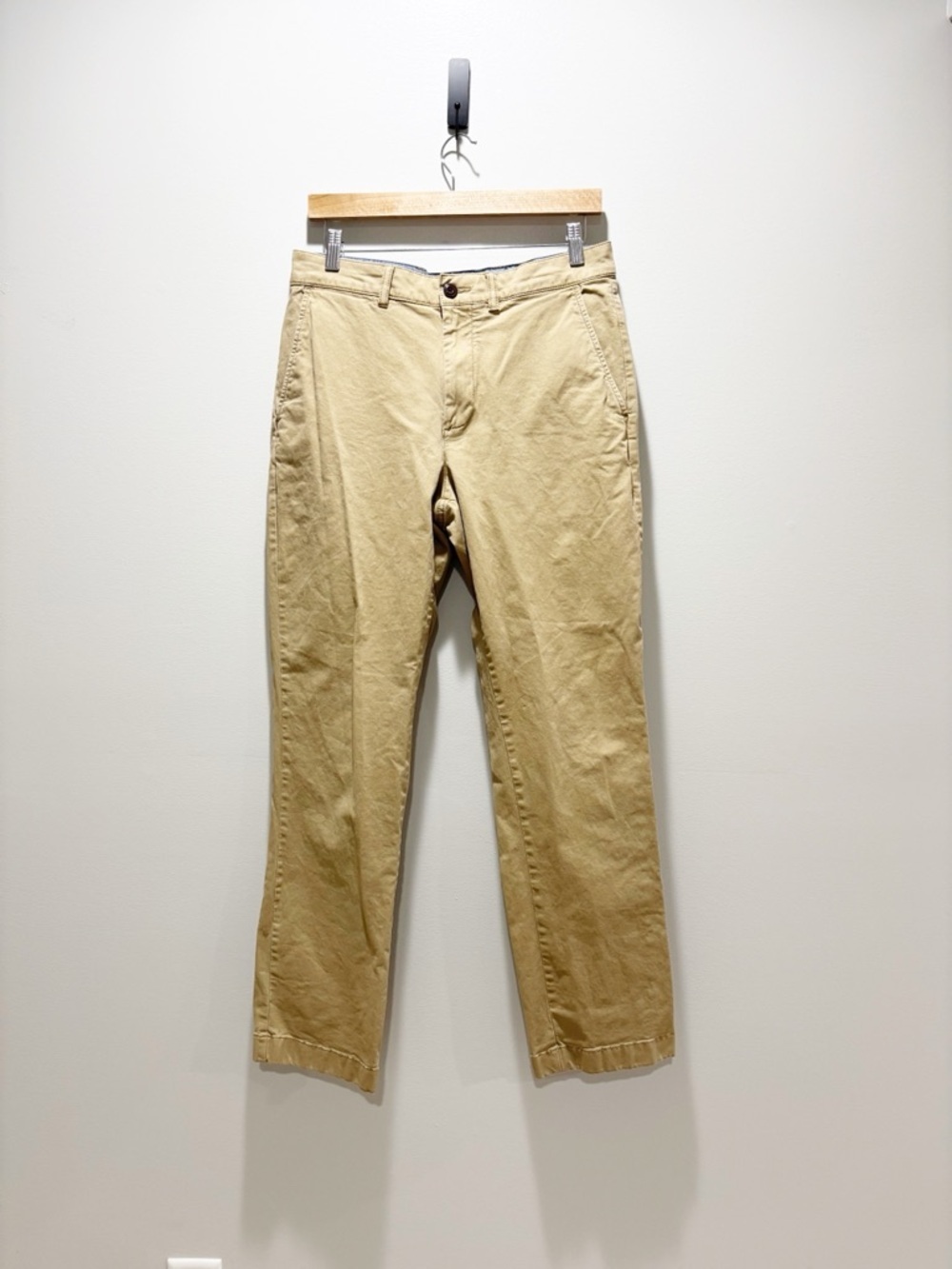 L.L. Bean Men's Lakewashed Stretch Khakis Standard Athletic Fit Tapered Leg 32